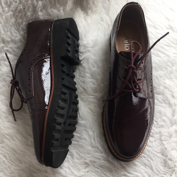 embroidered velvet shoes